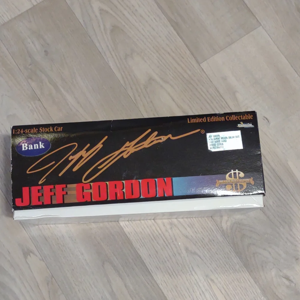 Nascar collection Jeff Gordon car Bank